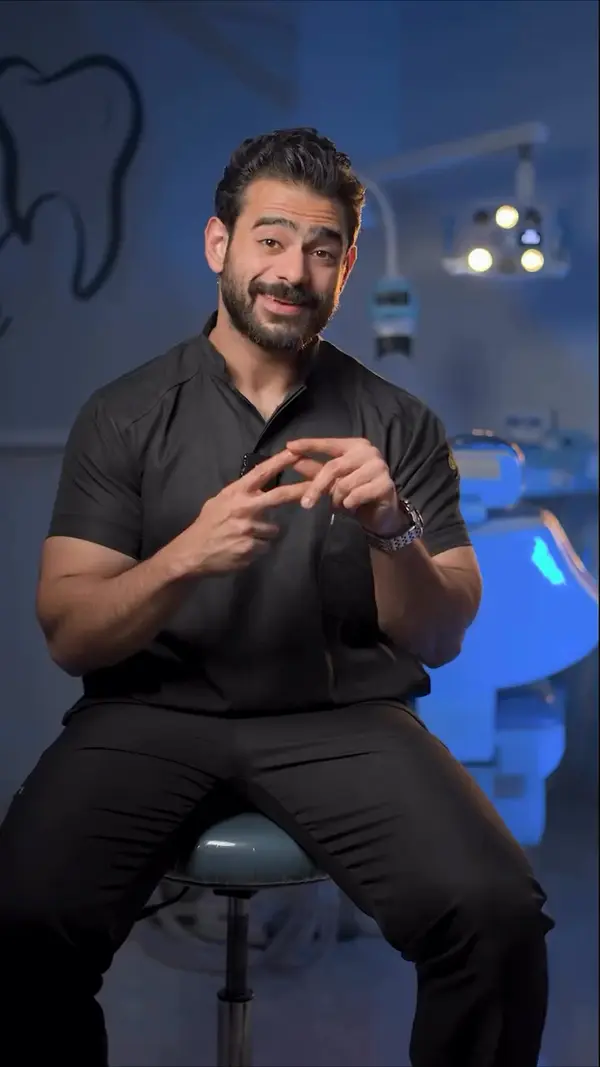 د. محمود عاشور بيبتسم وبيشرح